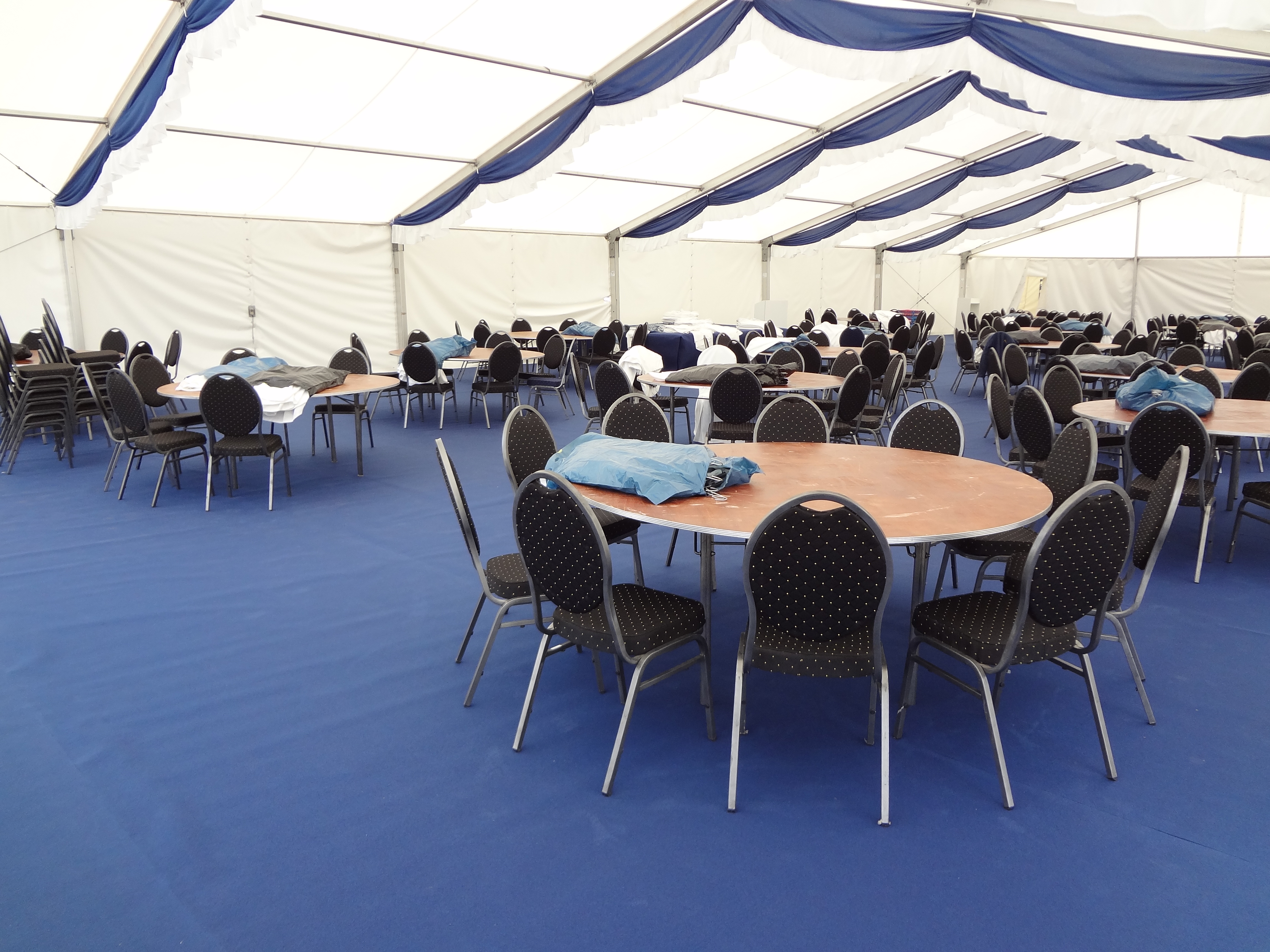 runde Tische für 6 oder 8 Pers. Image